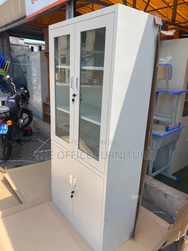 Half Glass Filing Cabinet (Steel) · Photo 2