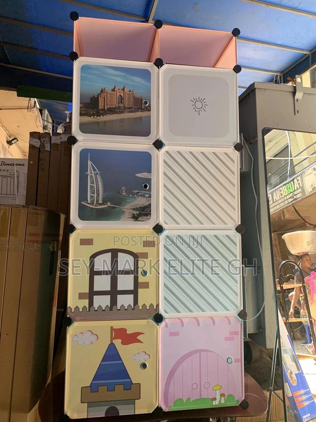 8 Cubes Plastic Wardrobe · Photo 2