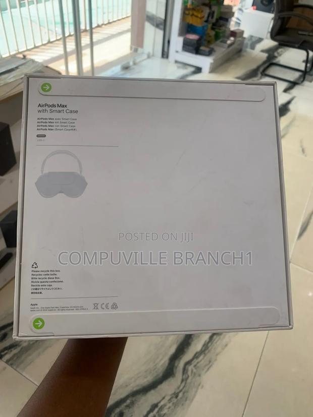 Airpods Max With Smart Case · Photo 2