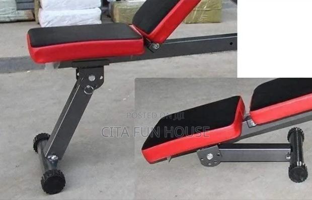 Adjustable Multi-function Exercise Bench · Photo 2