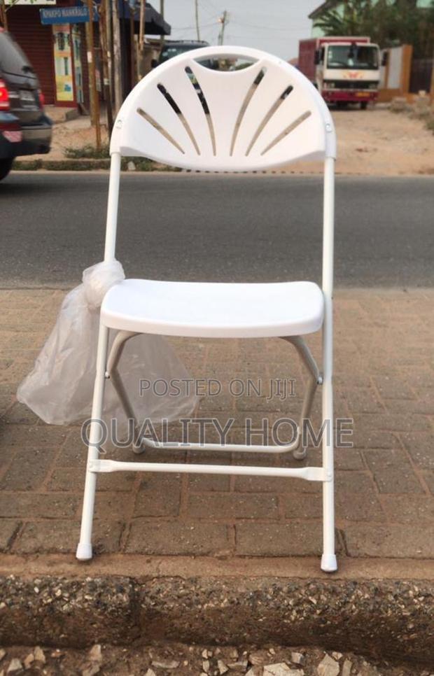 Event Chair/ Fan Back · Photo 1