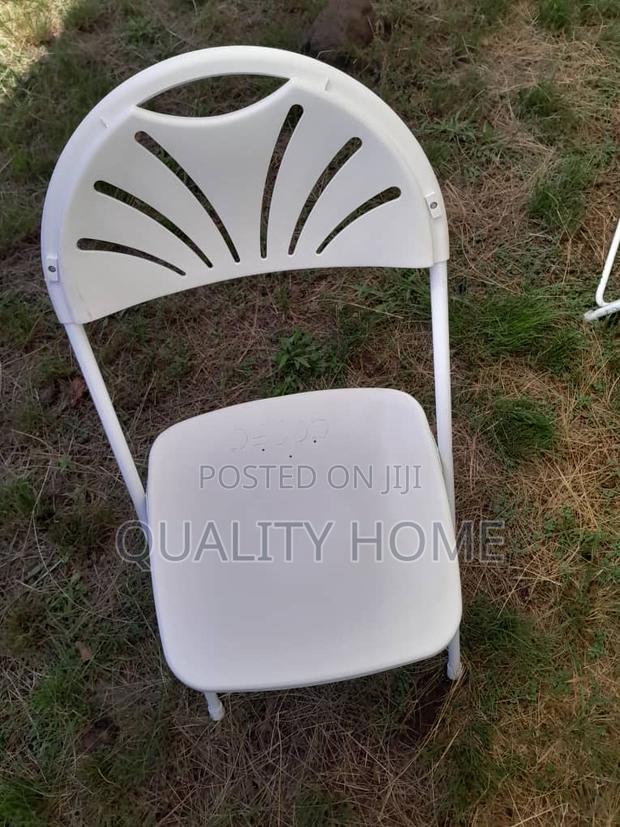 Event Chair/ Fan Back · Photo 2