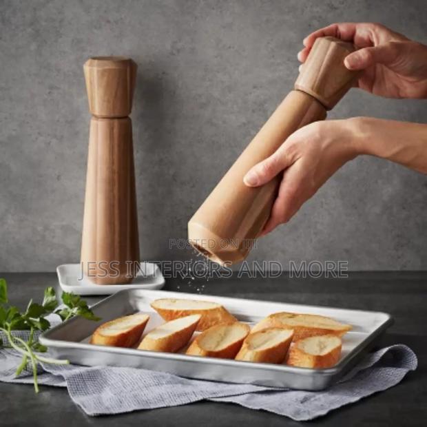 Member's Mark Acacia Salt and Pepper Mill Set · Photo 3