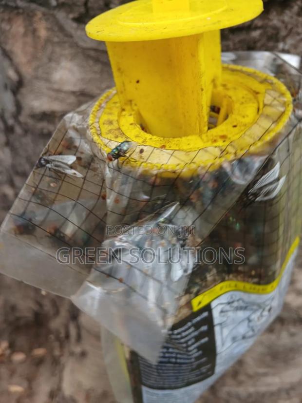 Houseflies Trap With Attractant · Photo 4