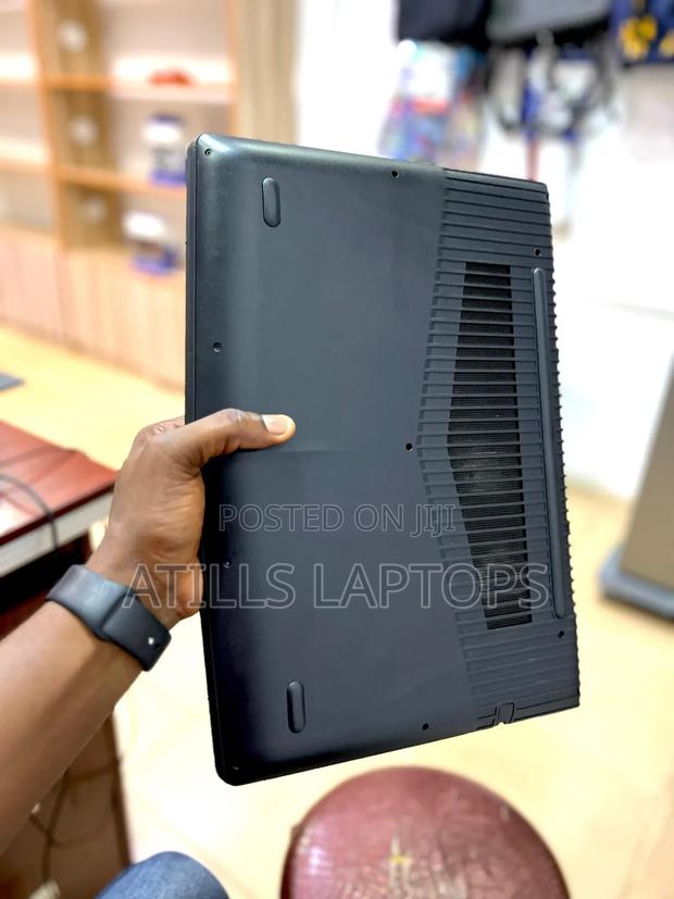 Laptop Lenovo Legion Y520 16GB Intel Core I5 SSD 512GB · Photo 8