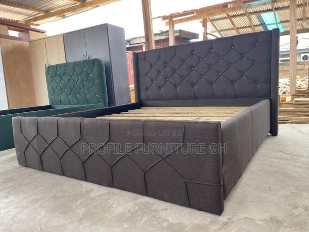 Coffee Brown 72x 75 Queen Size Bedframe// Durable And Luxurious · Photo 2