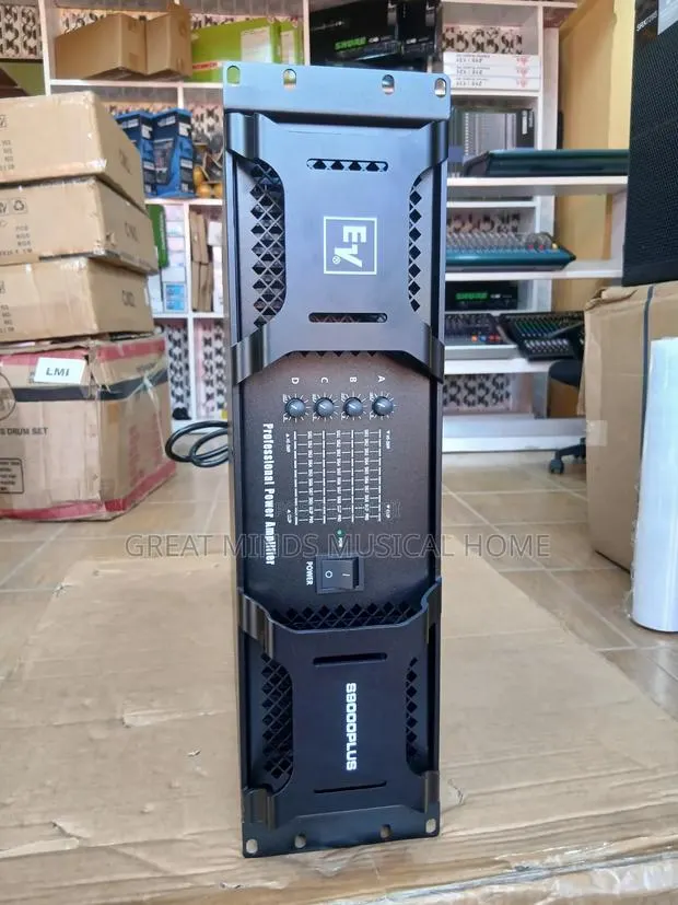 EV S9000 Plus 4 Way Bass Amplifier · Photo 1