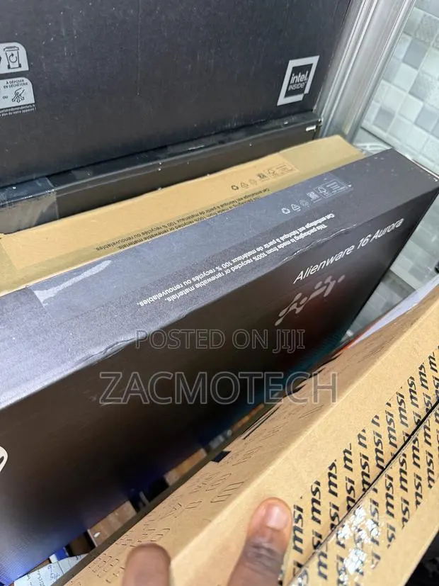 New Laptop Dell 16GB Intel Core Ultra 7 SSD 512GB · Photo 1