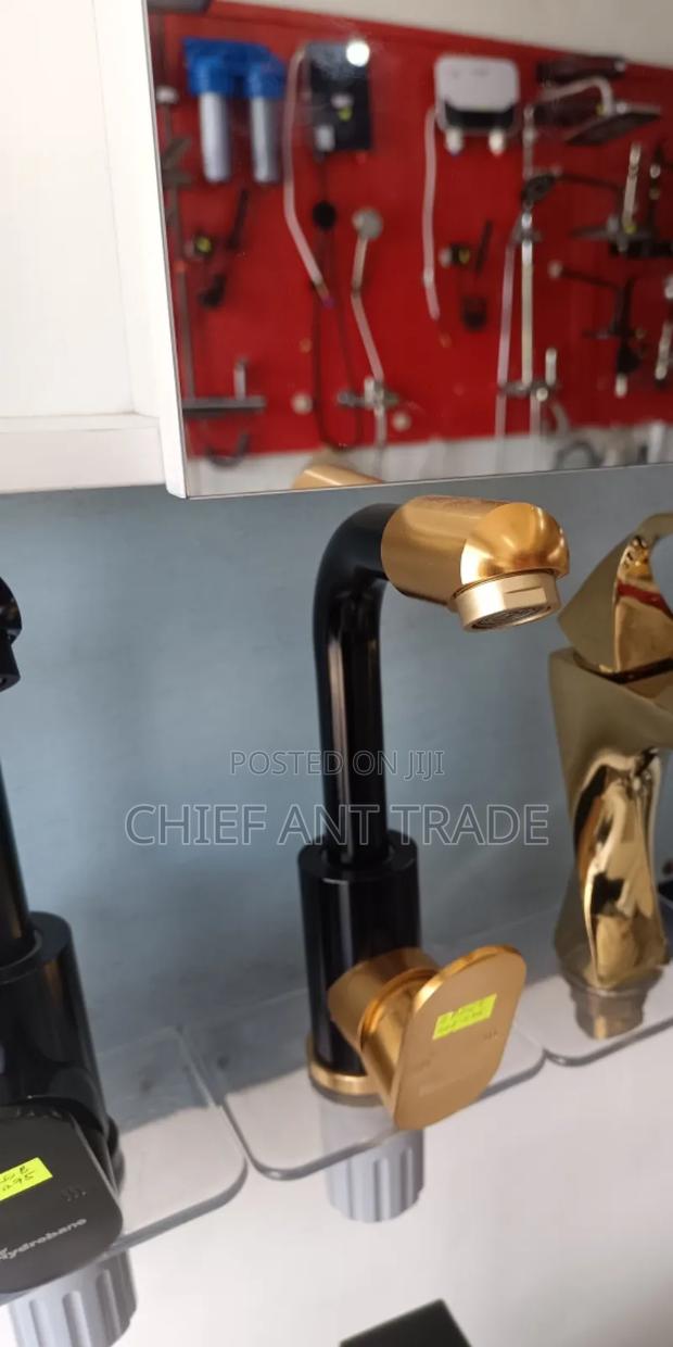 Kitchen and Basin Faucet 3726s · Photo 2
