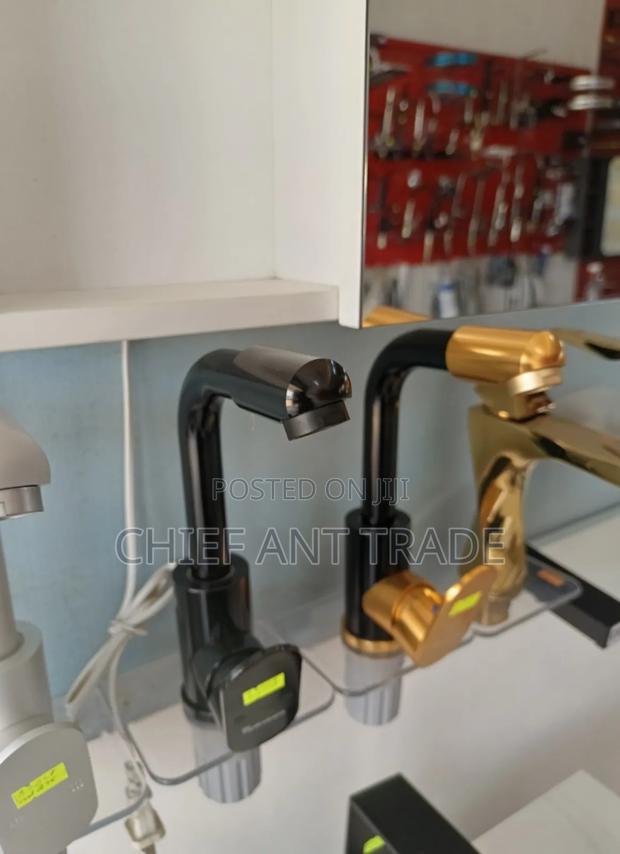 Kitchen and Basin Faucet 3726s · Photo 3