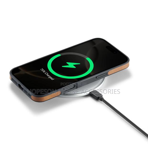 iPhone Wireless Charging and Magsafe Leather Cases · Photo 8