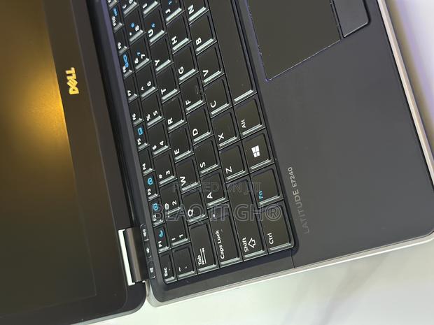 Laptop Dell Latitude E7240 8GB Intel Core I5 HDD 500GB · Photo 3