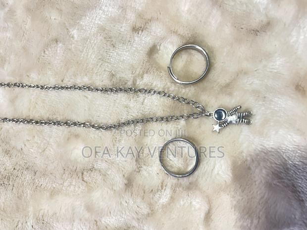 Astronaut Necklace With 2rings · Photo 3