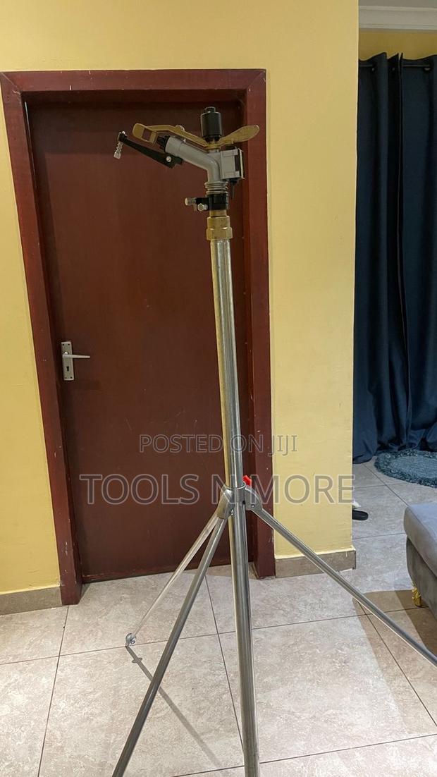 Hs25 Impact Sprinkler (Plus Tripod) 1” · Photo 2
