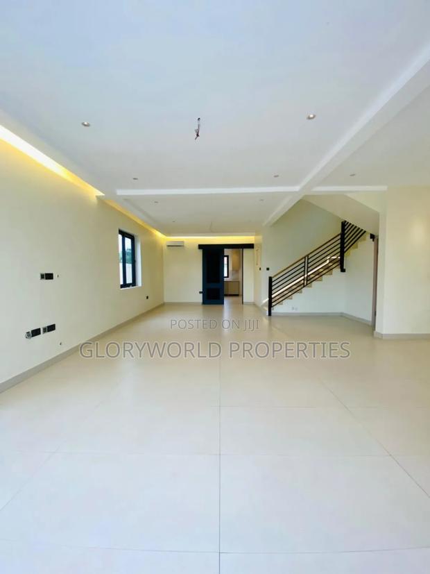 4bdrm House in Dzorwulu for sale · Photo 3