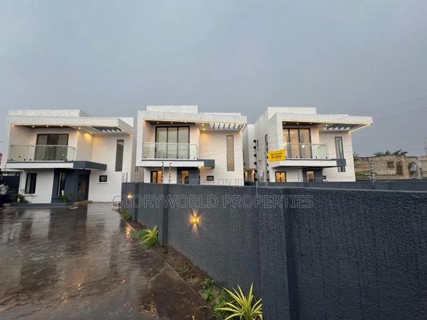 4bdrm Duplex in Ashaley Botwe for sale · Photo 1