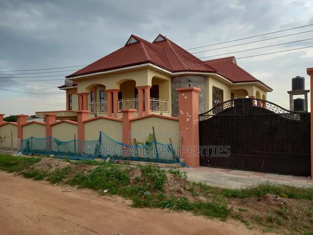 7bdrm House in Anwomaso, Kumasi Metropolitan for sale · Photo 1