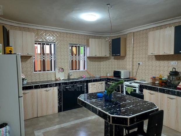 7bdrm House in Anwomaso, Kumasi Metropolitan for sale · Photo 8