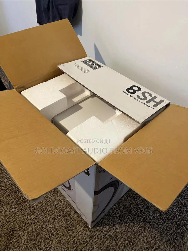 Yamaha Hs8i Powered Studio Monitors (Pair) - White · Photo 3