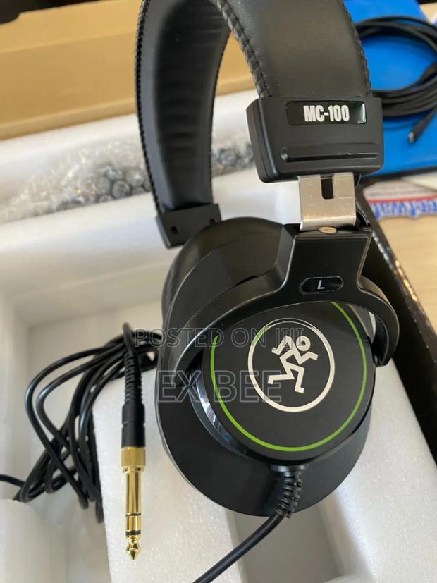 Mackie Mc-100 Studio Monitoring Headphones · Photo 1