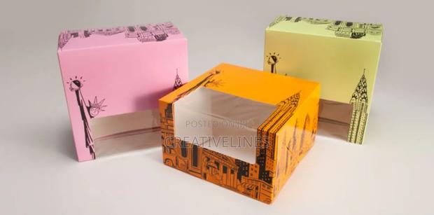 Customised Cake With Windows · Photo 1