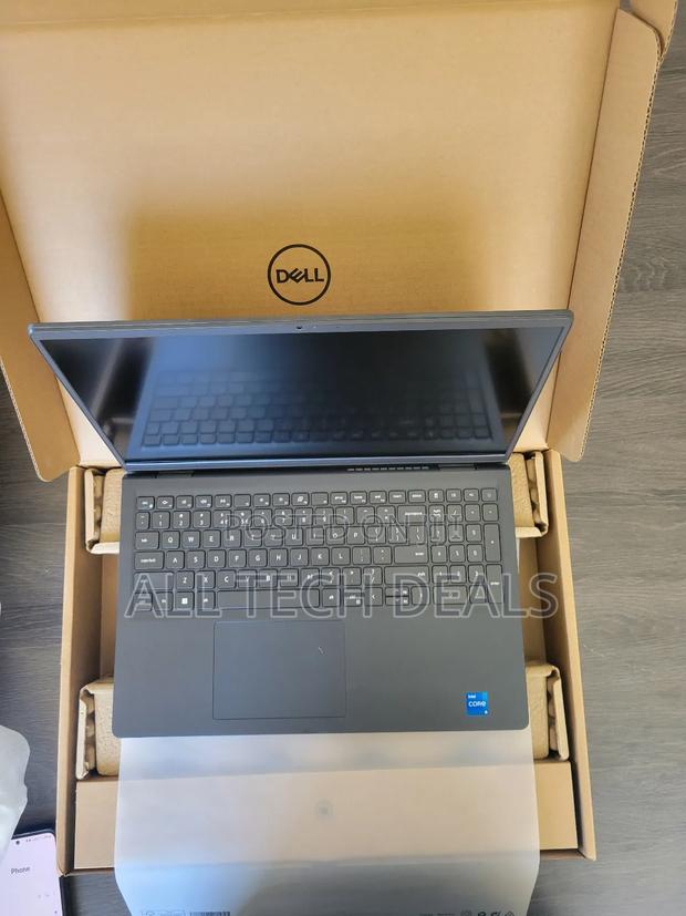 New Laptop Dell Vostro 3000 16GB Intel Core I5 SSD 512GB · Photo 2