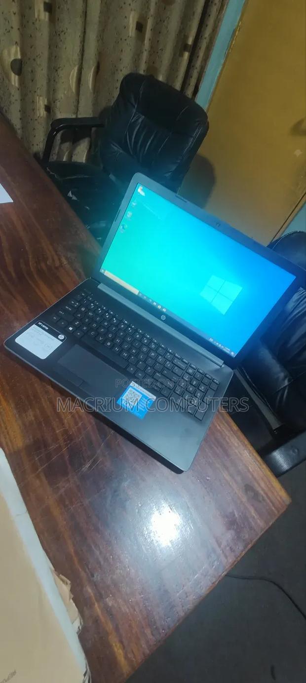 Laptop HP 15 4GB AMD HDD 700GB · Photo 1
