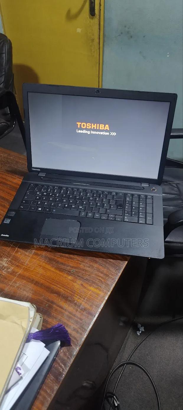 Laptop Toshiba Satellite C70D 4GB AMD HDD 500GB · Photo 6