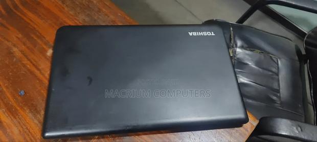 Laptop Toshiba Satellite C70D 4GB AMD HDD 500GB · Photo 1