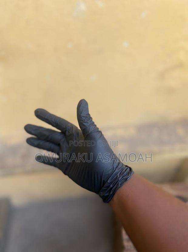 Disposable Nitrile Powder Free Black Gloves · Photo 2