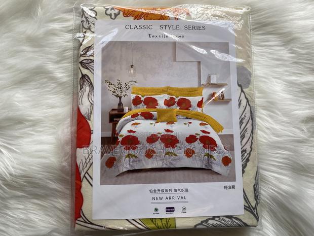 Double Size Bedsheet With 2 Pillow Cases- Cream/Red Colour · Photo 1