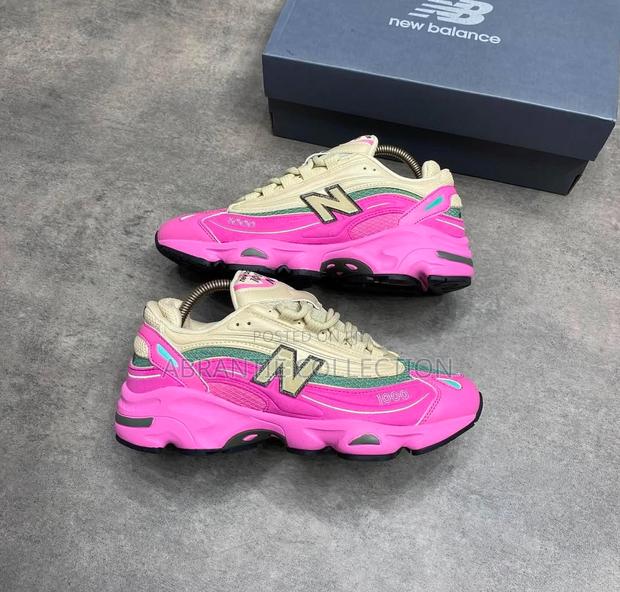 New Balance 1000 Tan Pink Sneaker · Photo 1