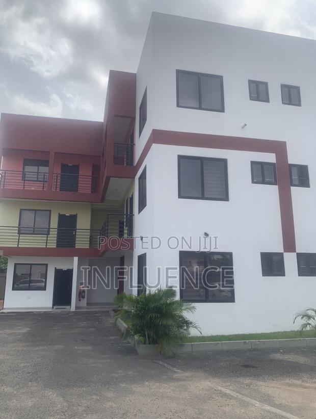 Furnished 1bdrm Apartment in Potbelly Restaurant, East Legon for rent · Photo 2