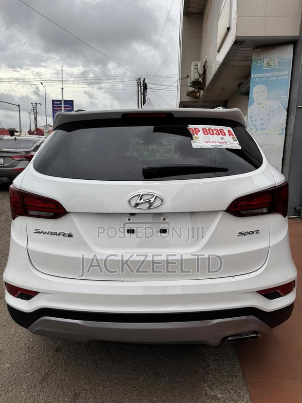 Hyundai Santa Fe SE AWD 2018 White · Photo 3