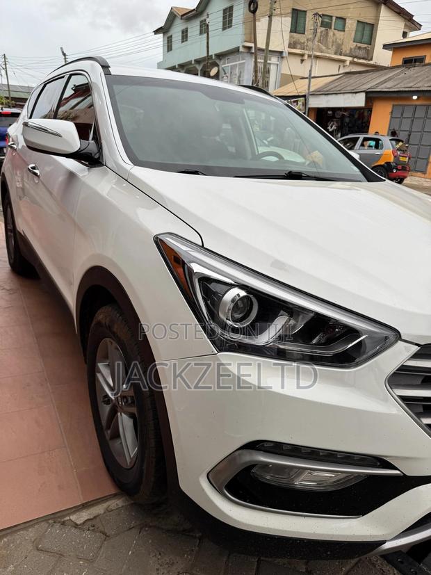Hyundai Santa Fe SE AWD 2018 White · Photo 5