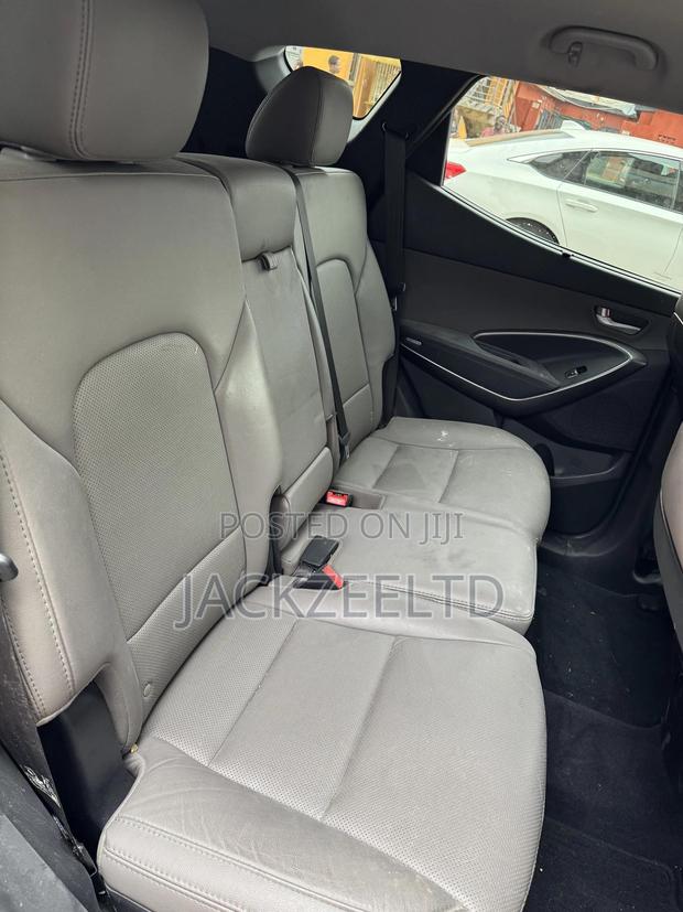 Hyundai Santa Fe SE AWD 2018 White · Photo 7