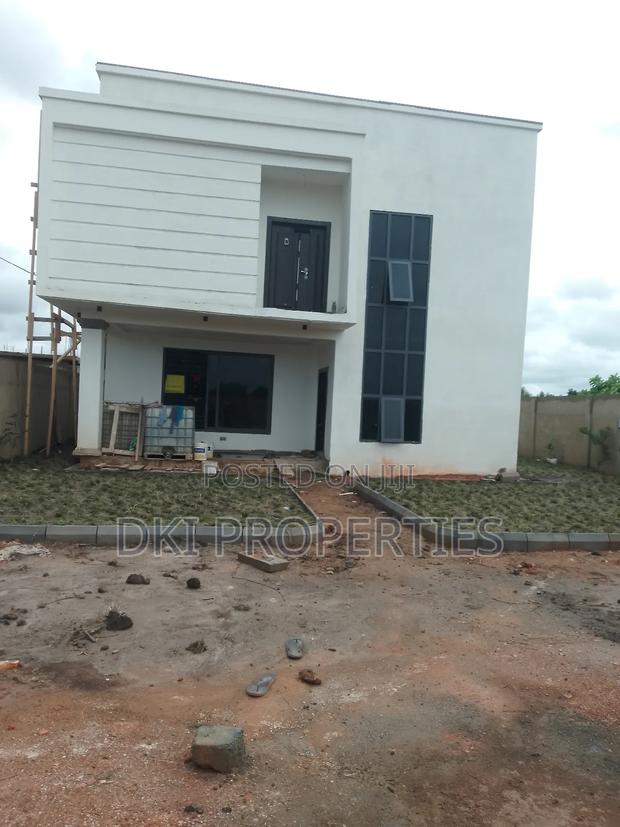 4bdrm House in Dki Properties, Malejor for sale · Photo 8