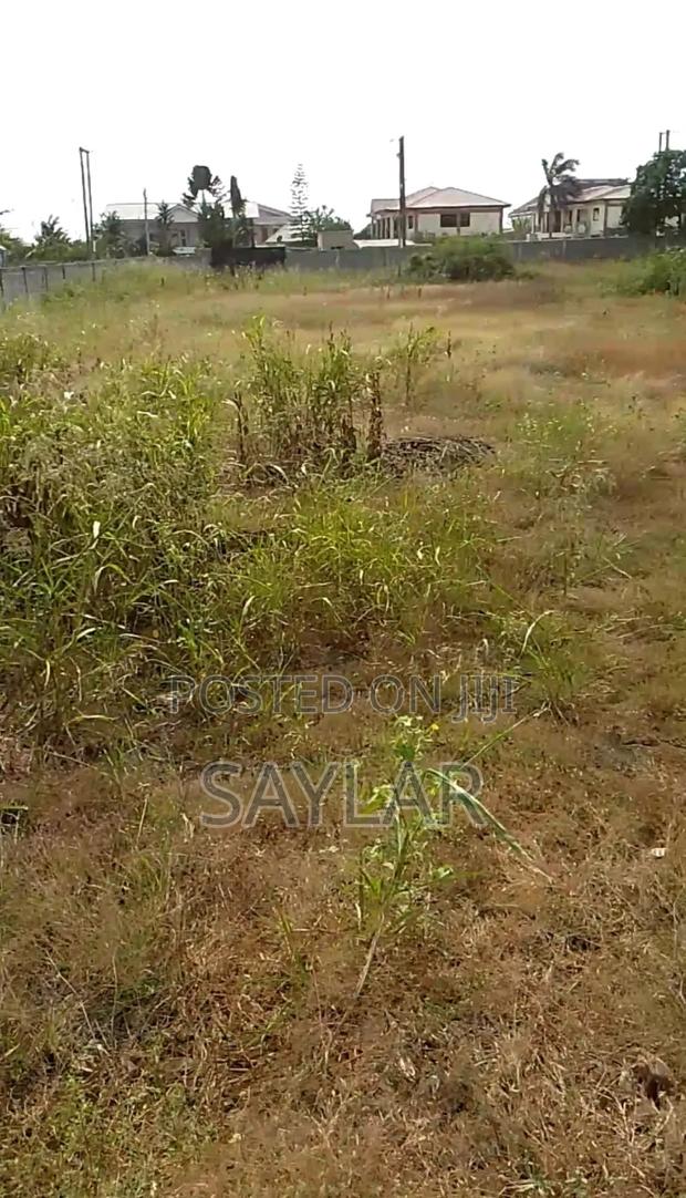 T. D. C Documents 3 Plots in Comm10, Sos Down Lane Tema. · Photo 4