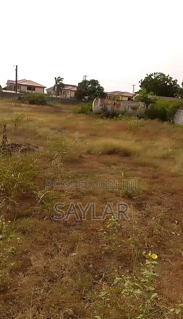 T. D. C Documents 3 Plots in Comm10, Sos Down Lane Tema. · Photo 6