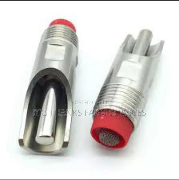 Pig Nipple Drinkers(Standard) · Photo 1
