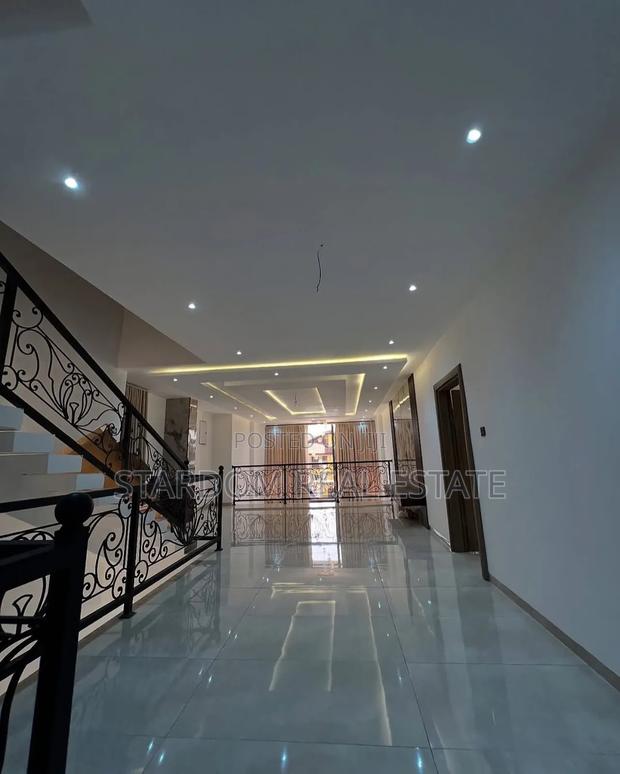 5bdrm Duplex in Ashaley Botwe for sale · Photo 4