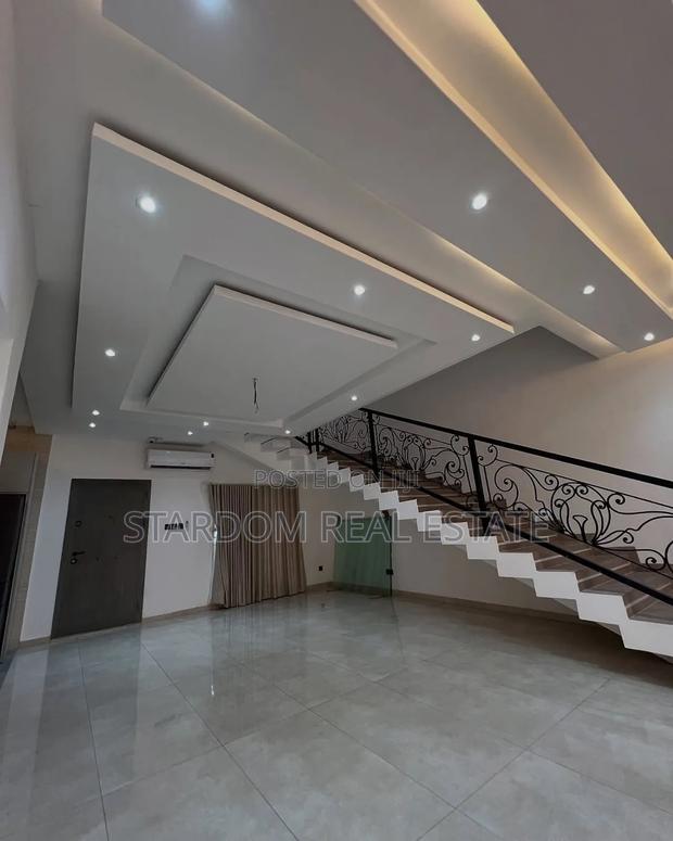 5bdrm Duplex in Ashaley Botwe for sale · Photo 5