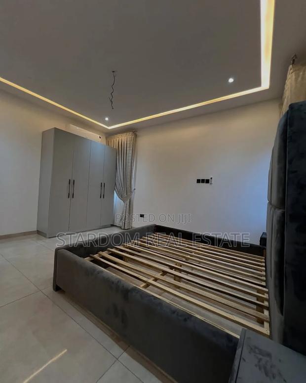 5bdrm Duplex in Ashaley Botwe for sale · Photo 8
