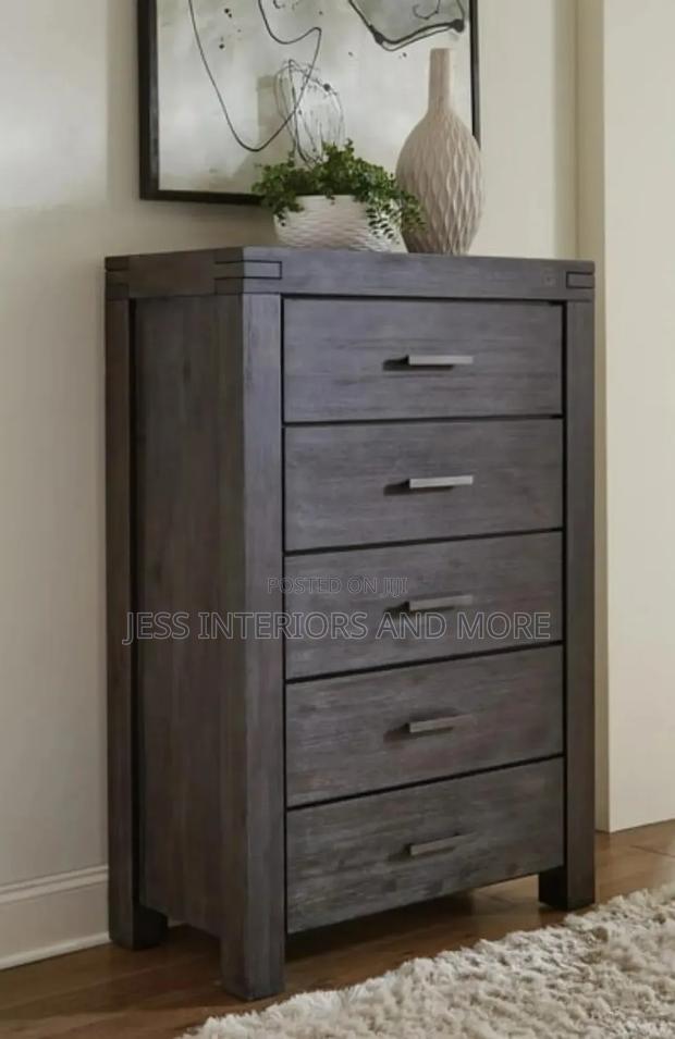 5- Drawer Solid Wood Dresser · Photo 1