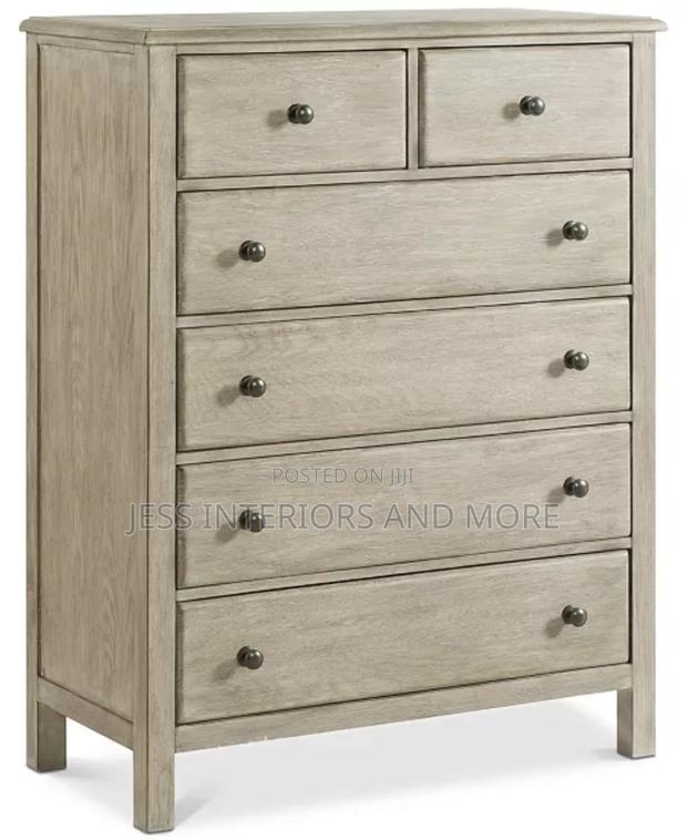 6 Drawer Solid Dresser · Photo 1