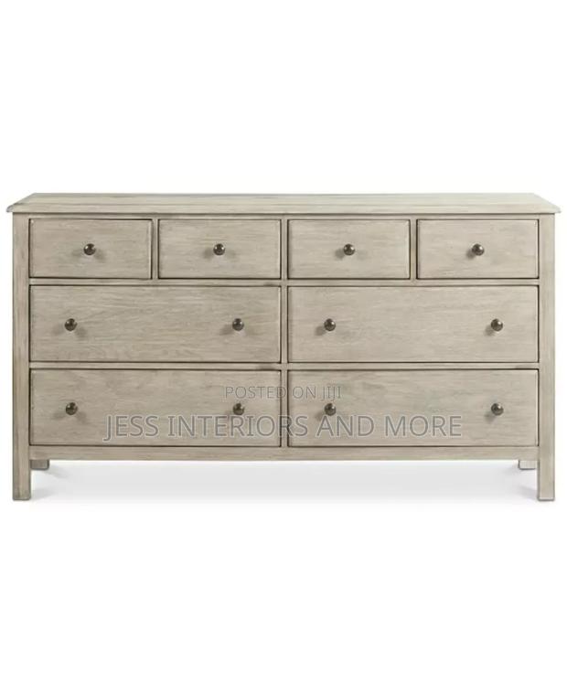 8 Drawer Dresser · Photo 3