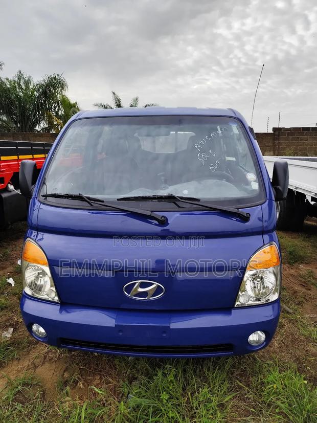 Hyundai Double Cabin Truck.Intercooler Engine. New Arrivals. · Photo 4