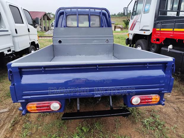 Hyundai Double Cabin Truck.Intercooler Engine. New Arrivals. · Photo 5
