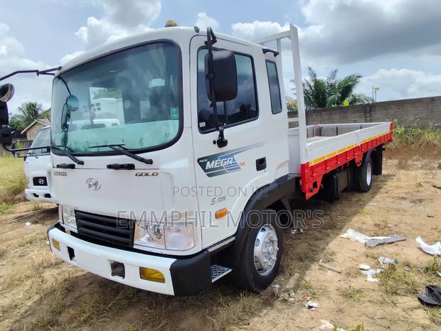 Hyundai Gold, Mega Truck. New Arrivals. · Photo 2