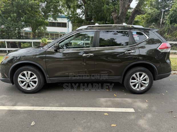 Nissan Rogue SV AWD 2016 Green · Photo 7